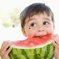 小娃娃吃瓜头像,童趣盎然的吃瓜瞬间